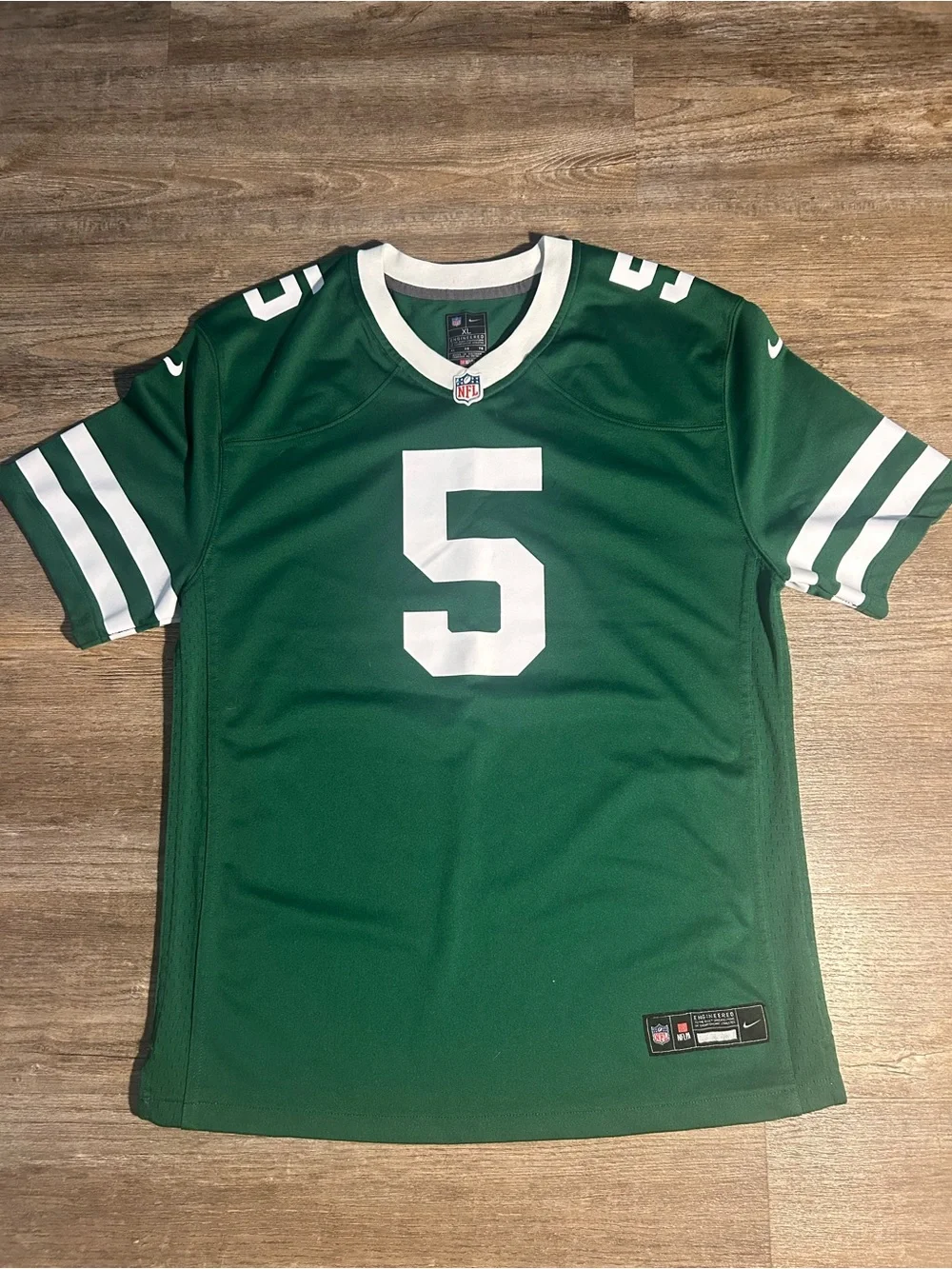 New York Jets. Garret Wilson Jersey. Like New. Youth XL